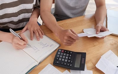 Gastos de comunidad: cuáles son, cuánto se paga y cómo se reparten