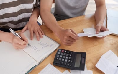 Gastos de comunidad: cuáles son, cuánto se paga y cómo se reparten