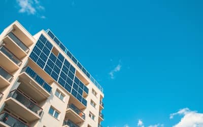 Placas Solares en Comunidades de Vecinos: Beneficios, Requisitos y Subvenciones en Cataluña