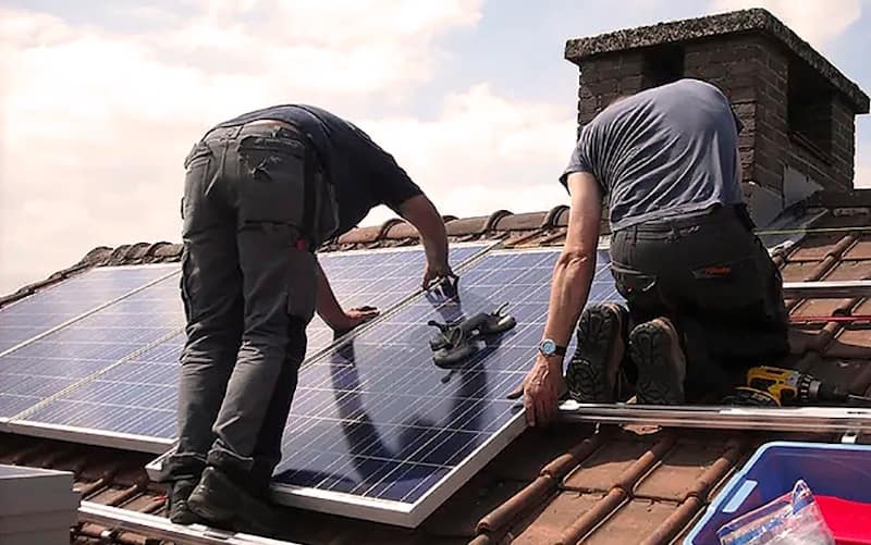 Instalación de placas solares fotovoltaicas en comunidades catalanas: guía práctica y rentabilidad