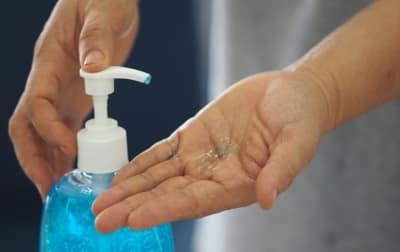 Utilice el gel desinfectante